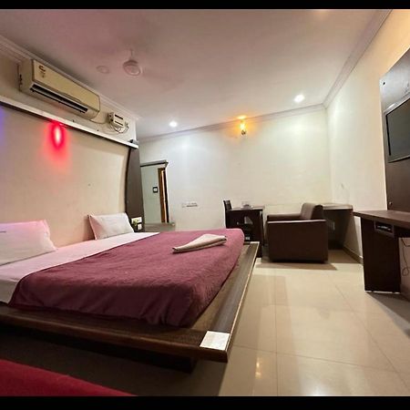 Siddi Vinayaka Hotel ハイデラバード エクステリア 写真